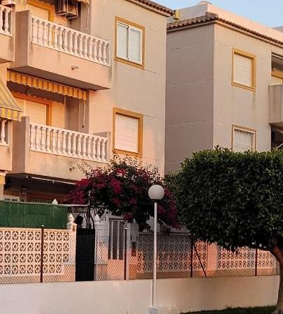 Apartamento Bajo Con Terraza Y Piscina Торевиеха Екстериор снимка