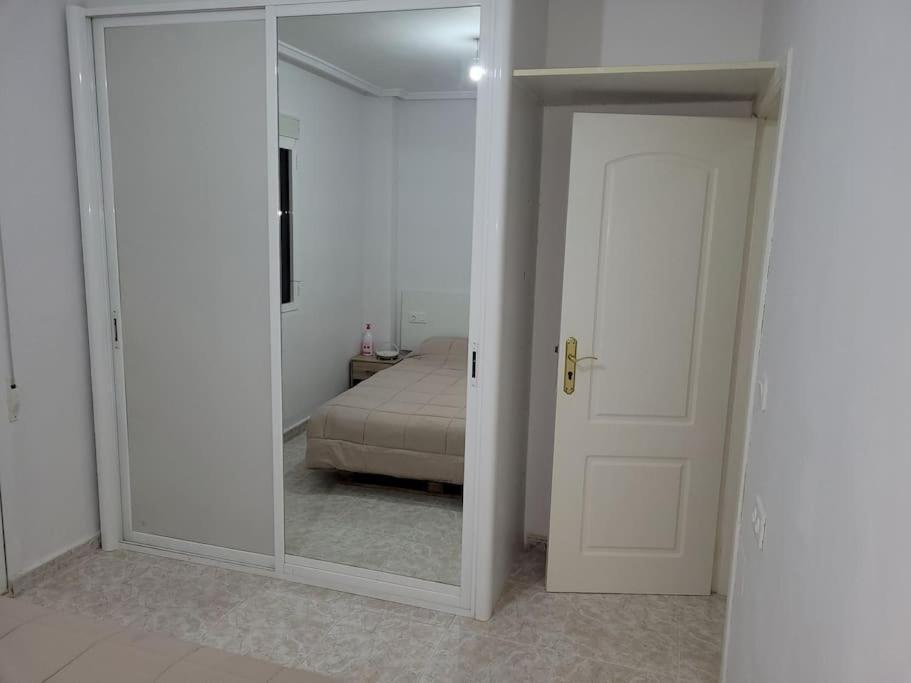 Apartamento Bajo Con Terraza Y Piscina Торевиеха Екстериор снимка