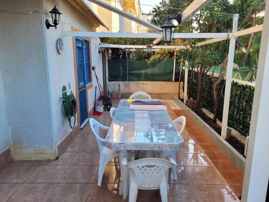 Apartamento Bajo Con Terraza Y Piscina Торевиеха Екстериор снимка