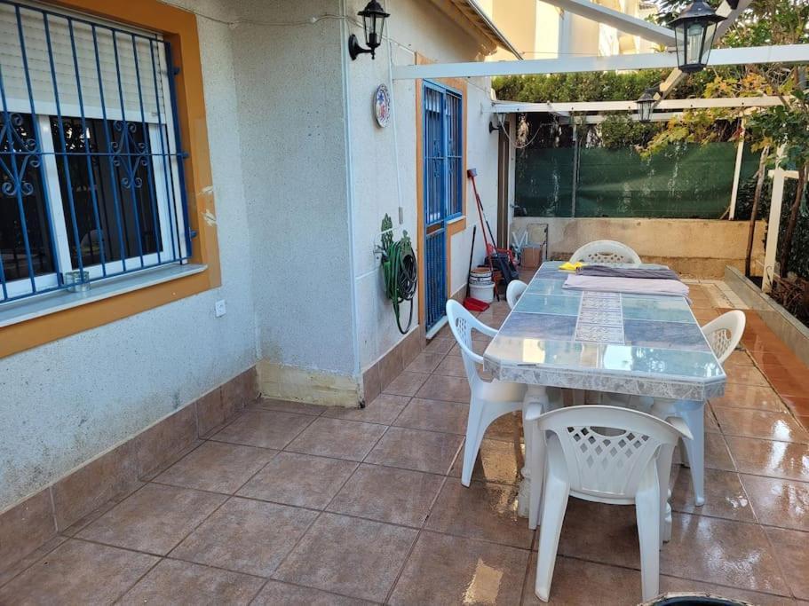 Apartamento Bajo Con Terraza Y Piscina Торевиеха Екстериор снимка