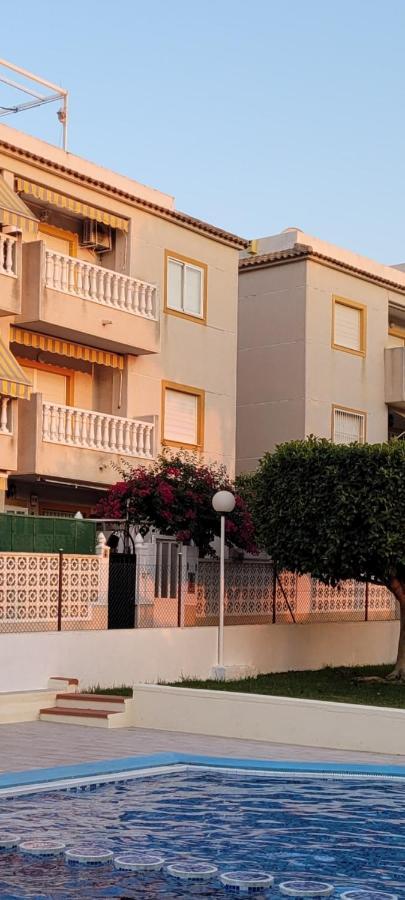 Apartamento Bajo Con Terraza Y Piscina Торевиеха Екстериор снимка