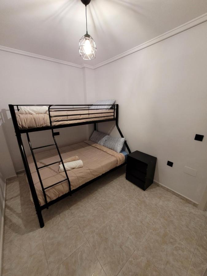 Apartamento Bajo Con Terraza Y Piscina Торевиеха Екстериор снимка