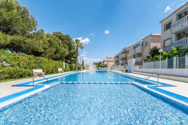 Apartamento Bajo Con Terraza Y Piscina Торевиеха Екстериор снимка